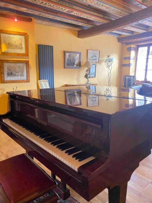 Le Majestueux Dans Le Centre Historique Apartment รีควีร์ ภายนอก รูปภาพ