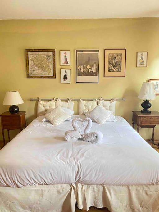 Le Majestueux Dans Le Centre Historique Apartment รีควีร์ ภายนอก รูปภาพ